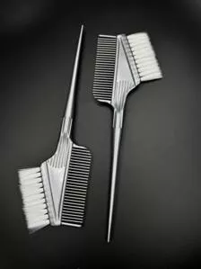 Proline Пензлик для фарбування з гребінцем (білий ворс)  JPP1428